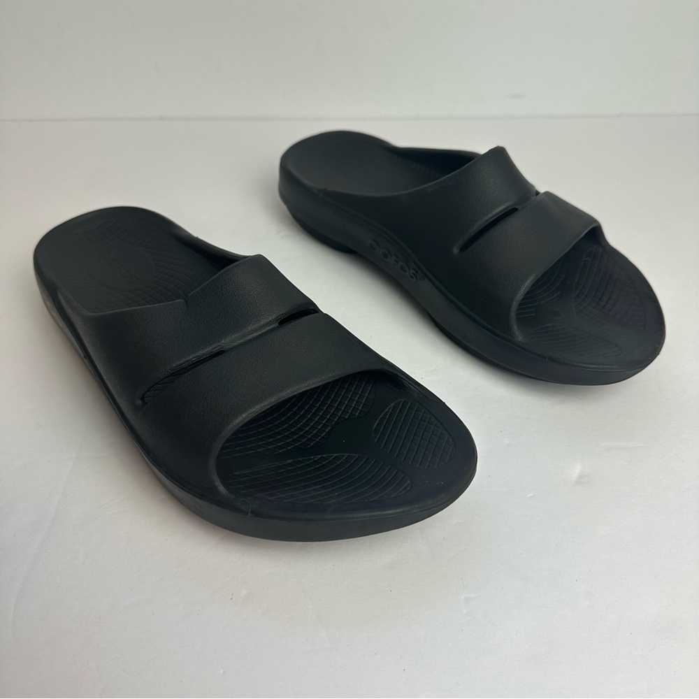 OOFOS Women's Black Slide Sandals
